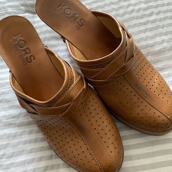 MICHAEL KORS Vintage Clogs - Picture 3 of 6